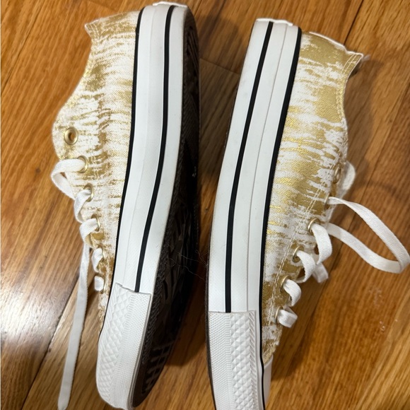 Converse Women's Gold Sneakers - Picture 3 of 6